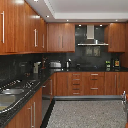 Pensión Riverzenhouse 3*